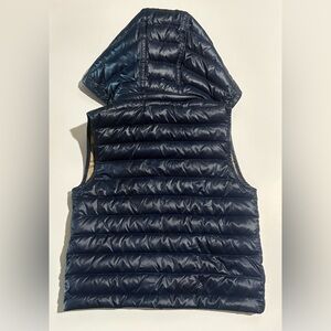Burberry Children Navy blue vest, removable hood **Excellent condition